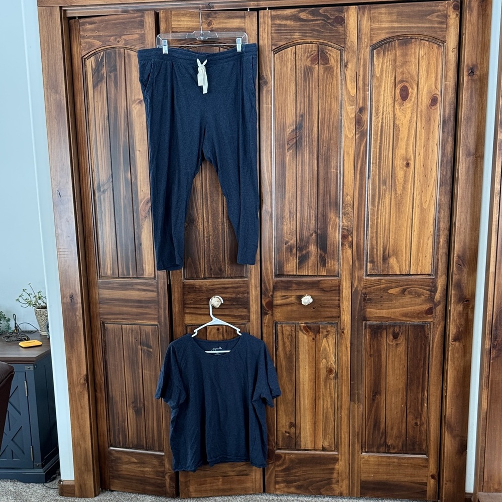 Women's Blue Capri Pajama Set